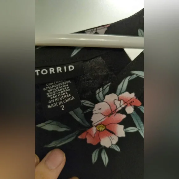 🔥Host Pick🔥 NWOT Torrid Floral Woven Knit Tank Sz 2 - Picture 4 of 8